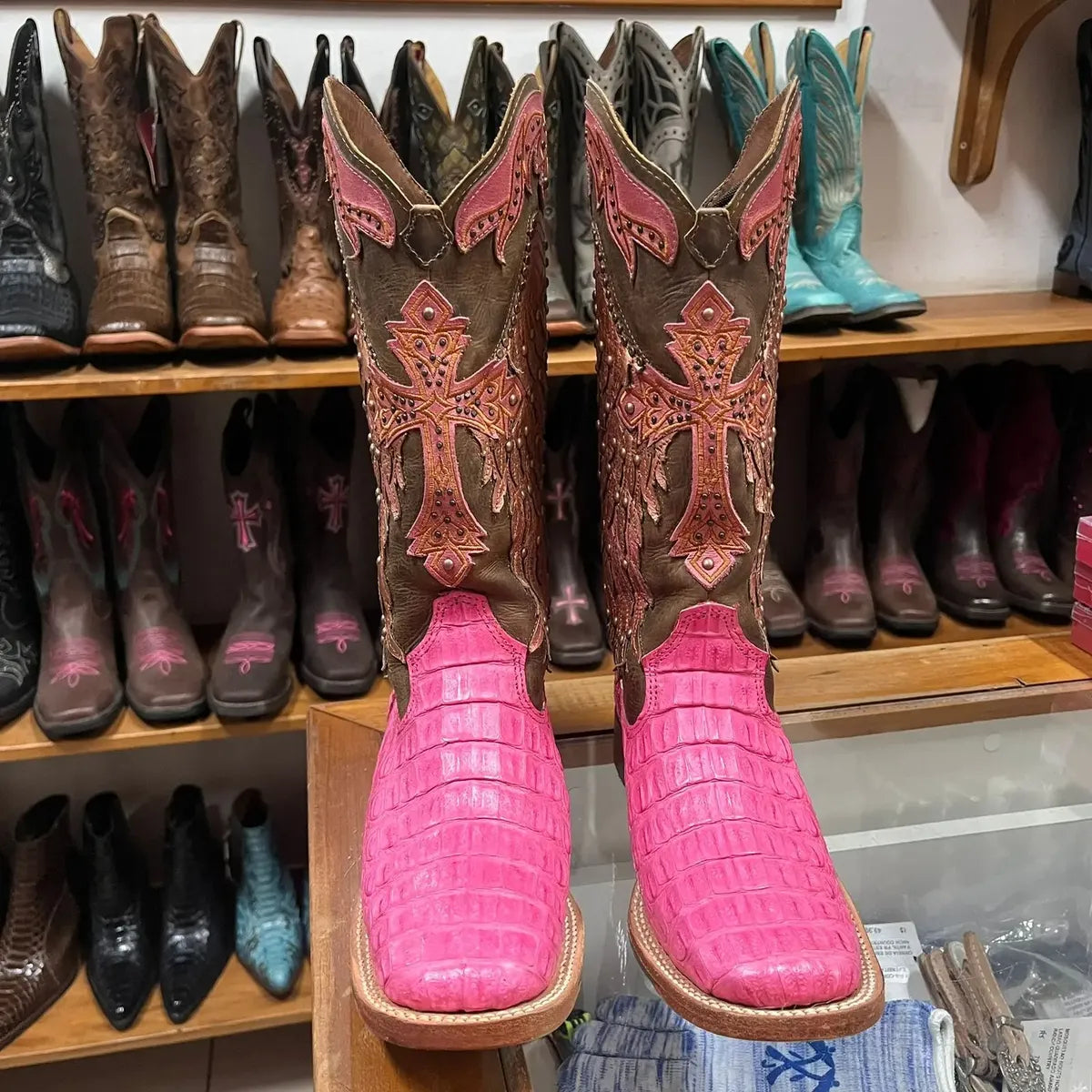Bota Texana Country Feminina Jacaré Rosa Cruz Brilho